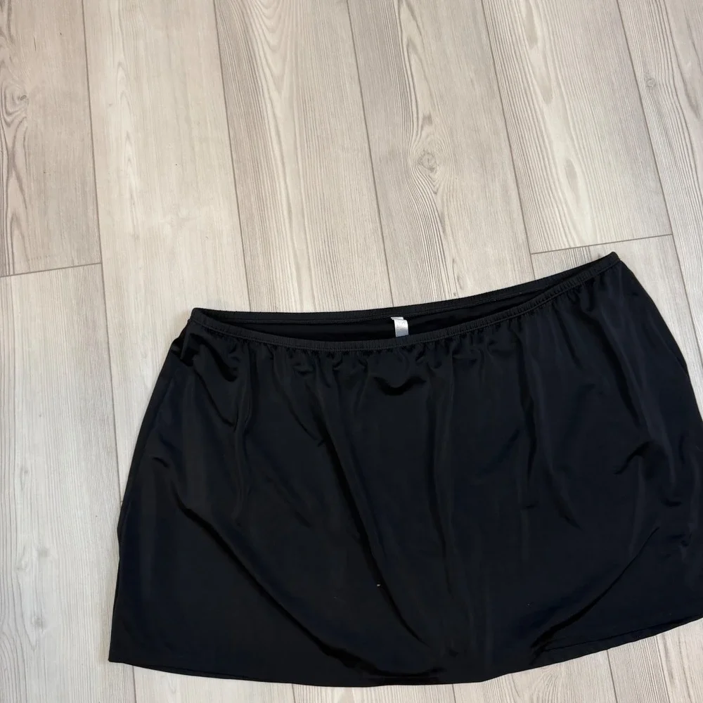 Cacique Swim Black Swim Skirt with Attached Brief Plus Size 34 610361